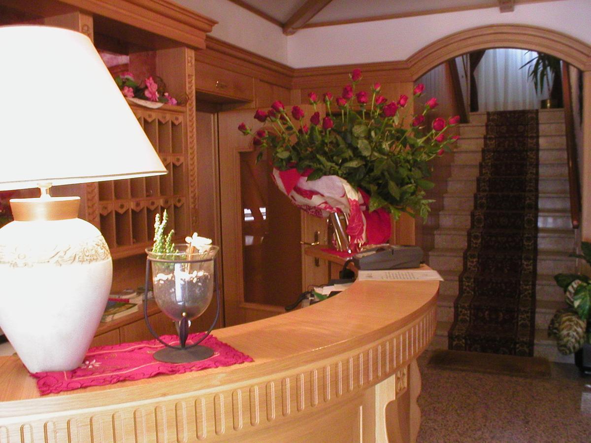 Hotel Aurora Vallarsa Экстерьер фото